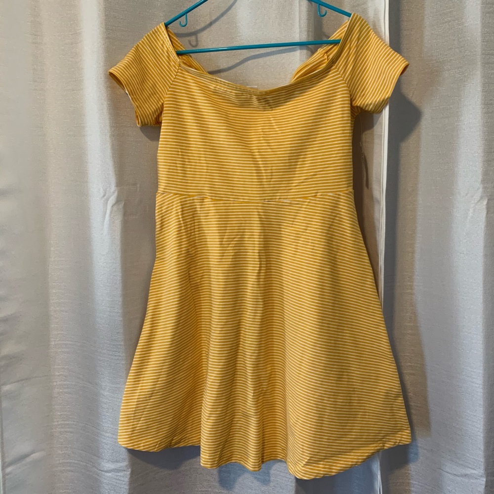 NWT Old Navy yellow off the shoulder dress
